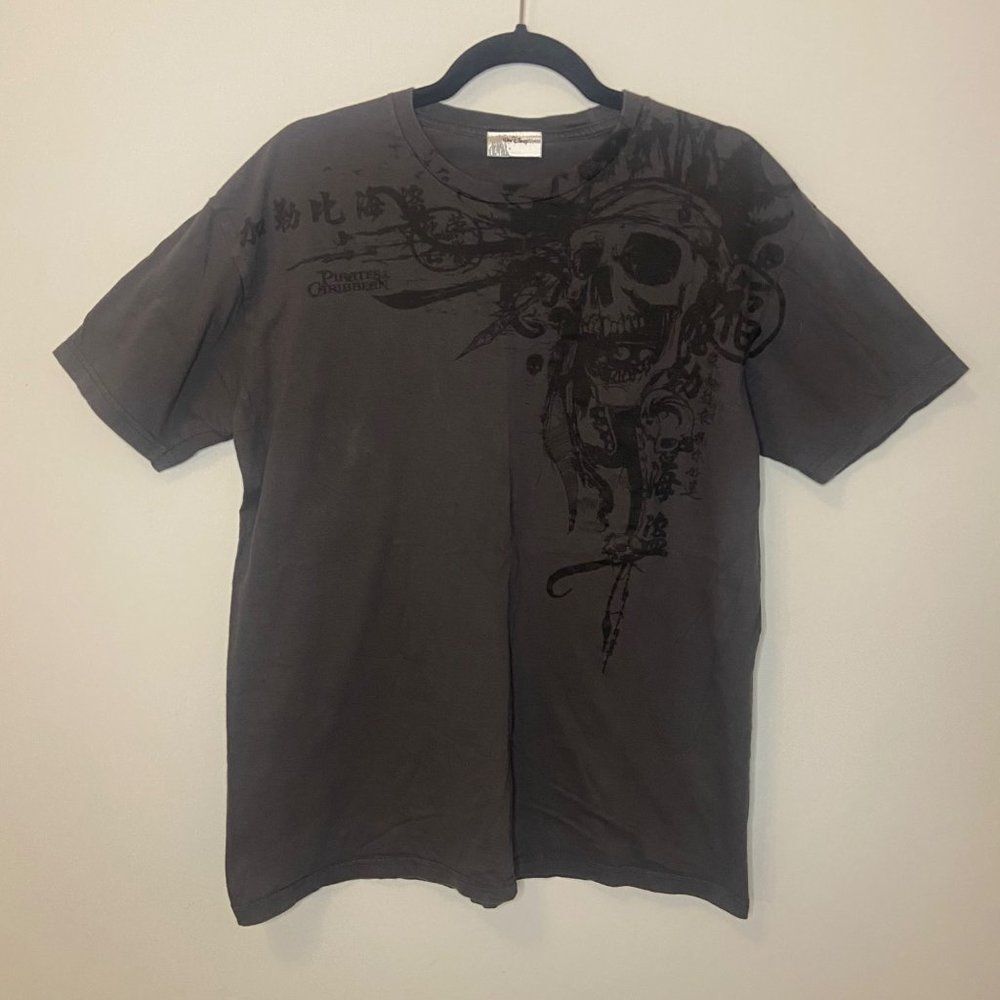 Pirates of the Caribbean At Worlds End Grunge Y2K Skull Graphic Shirt Medium